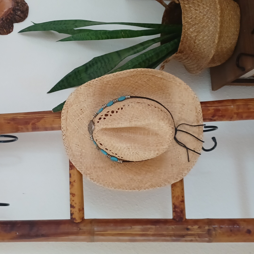 Cowgirl style straw has- never worn!